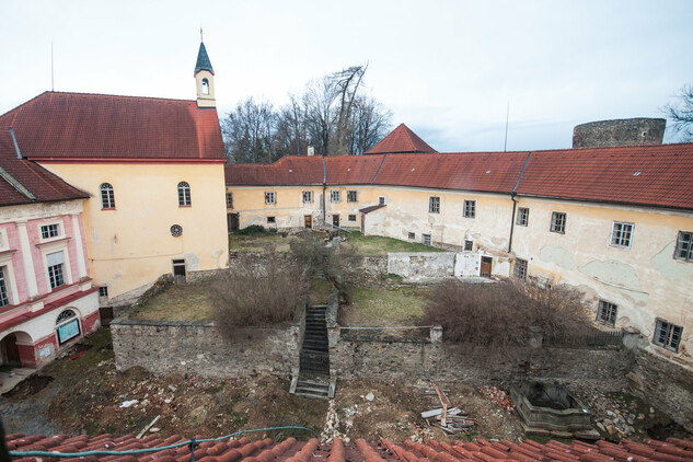 Horní zámek ze střechy jižního křídla 2019 | © Autor: Radomír Kočí, fotografie nepodléhá Creative Commons