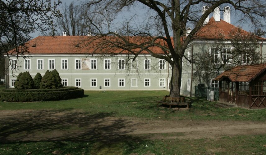 Hřebčín v Kladrubech nad Labem