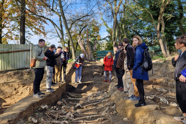 Břevnovský klášter, záběr z konání archeologické komise dne 17. října 2024