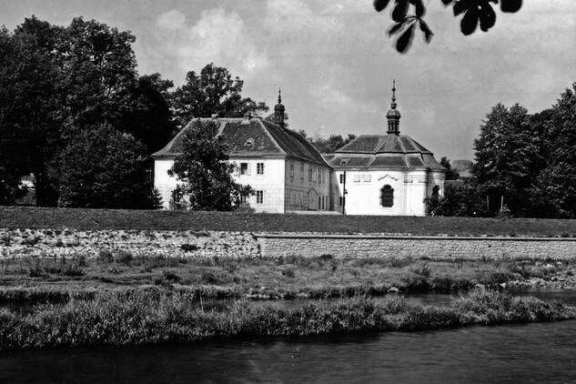 Koloděje - zahrázovaný zámek, foto 1963, NPÚ, ÚOP v Českých Budějovicích