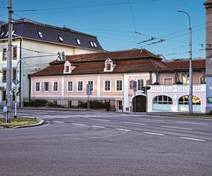 Bývalé povoznictví U Ferusů - sídlo NPÚ, ÚOP v Českých Budějovicích