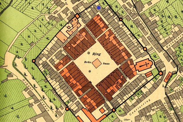 Nový Jičín, upravená katastrální mapa z roku 1833 s vyneseným opevněním. Poloha zkoumaného domu čp. 91/7 vyznačena modře.