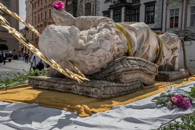 Praha, Staroměstské náměstí, sloup se sochou Panna Marie Immaculaty. Foto Jan Lebeda, 2020