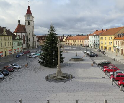 Horažďovice, Mírové náměstí, pohled od východu (foto D. Tuma, 2017)