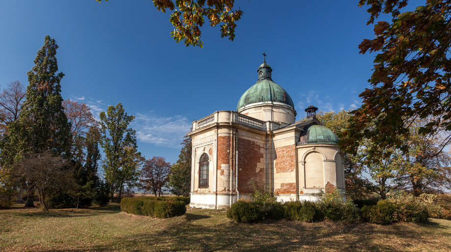 Hrobka Pallavicini v Jemnici před obnovou, foto Viktor Mašát